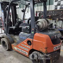 2019 Toyota 8FGU25 Warehouse Forklift