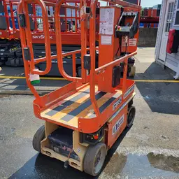 2016 JLG 1230ES Self-Propelled One-Person Lift