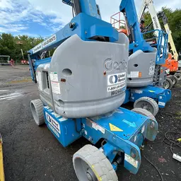2016 Genie GR-20 Self-Propelled One-Person Lift
