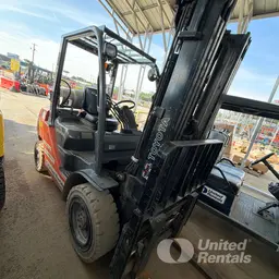 2018 Toyota 8FGU30 Warehouse Forklift