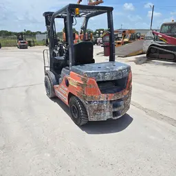 2020 Toyota 8FDU30 Warehouse Forklift