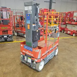 2018 Skyjack SJ12 Self-Propelled One-Person Lift
