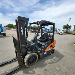2022 Doosan G25P-7DF Warehouse Forklift
