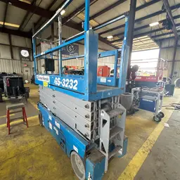 2017 Genie GS-3232 Scissor Lift