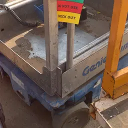2018 Genie GR-20 Self-Propelled One-Person Lift