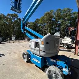 2015 Genie Z-40/23N RJ Articulating Boom Lift