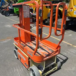 2019 JLG 1230ES Self-Propelled One-Person Lift