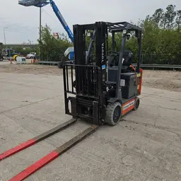 2019 Toyota 8FBCU25 Warehouse Forklift