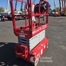 2018 MEC MICRO 19 Scissor Lift