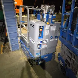 2019 Genie GR-12 Self-Propelled One-Person Lift