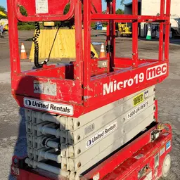 2017 MEC MICRO 19 Scissor Lift
