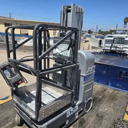 2018 JLG 20MVL Self-Propelled One-Person Lift