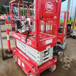 2017 MEC 1330SE Scissor Lift