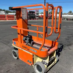 2019 JLG 1230ES Self-Propelled One-Person Lift