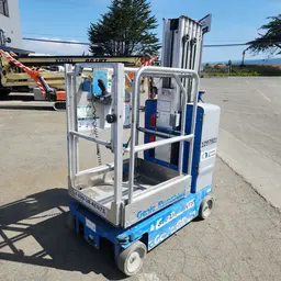 2019 Genie GR-20 Self-Propelled One-Person Lift
