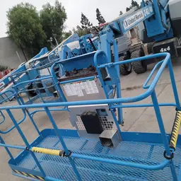 2016 Genie Z-62/40 Articulating Boom Lift