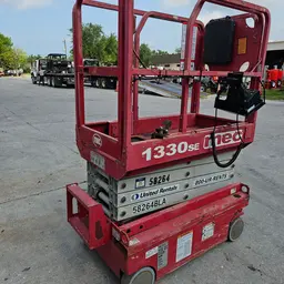 2018 MEC 1330SE Scissor Lift