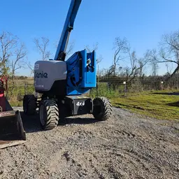 2017 Genie Z-62/40 Articulating Boom Lift