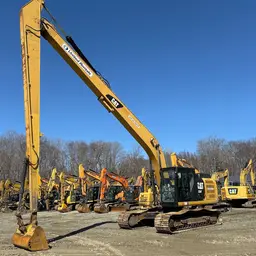 2015 CAT 326FL Excavator