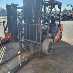 2018 Toyota 8FGU30 Warehouse Forklift