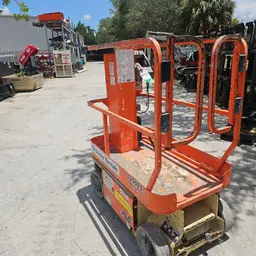 2017 JLG 1230ES Self-Propelled One-Person Lift