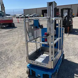 2016 Genie GR-20 Self-Propelled One-Person Lift