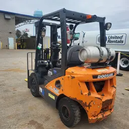 2020 Doosan G25N-7DF Warehouse Forklift