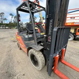 2019 Toyota 8FGU25 Warehouse Forklift