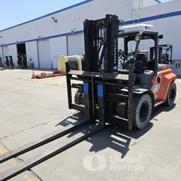 2017 Toyota 8FD70U Warehouse Forklift
