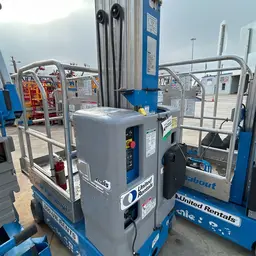 2018 Genie GR-20 Self-Propelled One-Person Lift