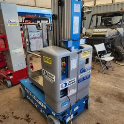 2018 Genie GR-20 Self-Propelled One-Person Lift