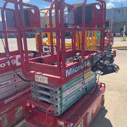 2018 MEC MICRO 19 Scissor Lift