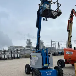 2017 Genie Z-34/22 IC Articulating Boom Lift