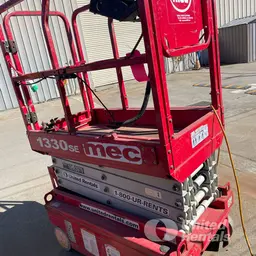 2017 MEC 1330SE Scissor Lift