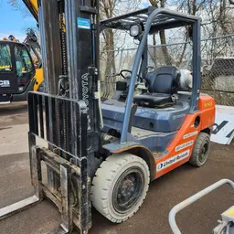 2019 Toyota 8FGU30 Warehouse Forklift