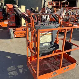 2014 JLG E300AJP Articulating Boom Lift