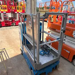2017 Genie GR-20 Self-Propelled One-Person Lift