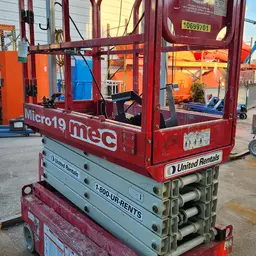 2017 MEC MICRO 19 Scissor Lift