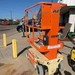 2018 JLG 1230ES Self-Propelled One-Person Lift