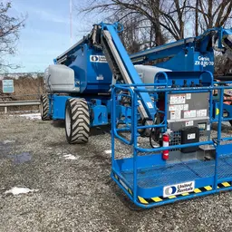 2016 Genie Z-135/70 Articulating Boom Lift