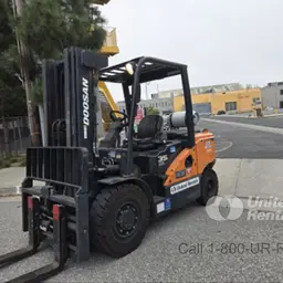 2019 Doosan G35S-7DF Warehouse Forklift