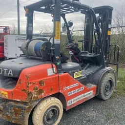 2019 Toyota 8FDU30 Warehouse Forklift