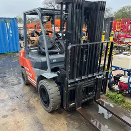 2019 Toyota 8FGU30 Warehouse Forklift